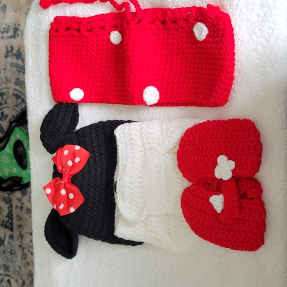Handmade Infant Minnie Mouse Knit Set